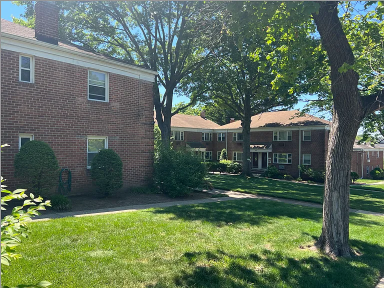 184 Hillside Ave — Photo 14