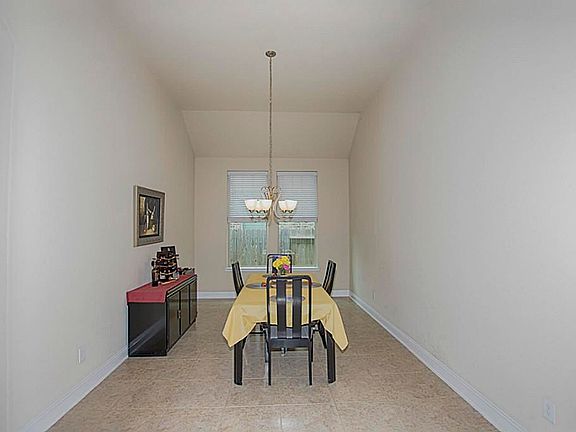 5th image of 4834 Palomar Ln