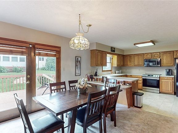 5th image of 208 Park Place Dr
