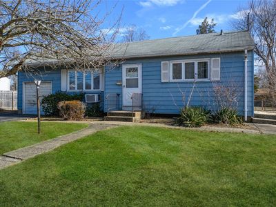 1667 Manatuck Boulevard, Bay Shore, NY, 11706