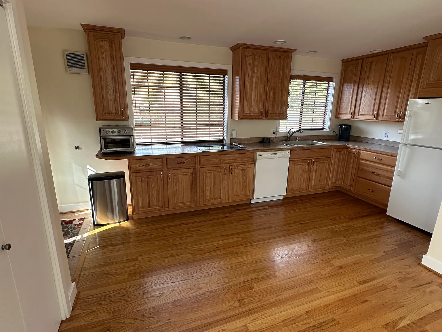 1 bed, 650 sqft, $1,825 — Photo 3