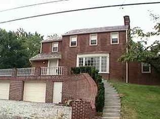1013 Greentree Rd, Pittsburgh, PA 15220