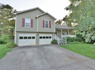 1255 Brookton Dr, Dacula, GA 30019