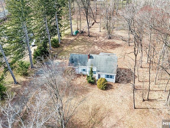 2nd image of 61 W Saddle River Rd