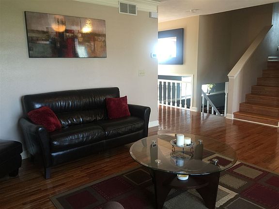 5th image of 432 Grayling Dr