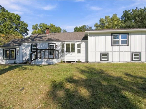 9304 E 68th Ter, Raytown, MO 64133