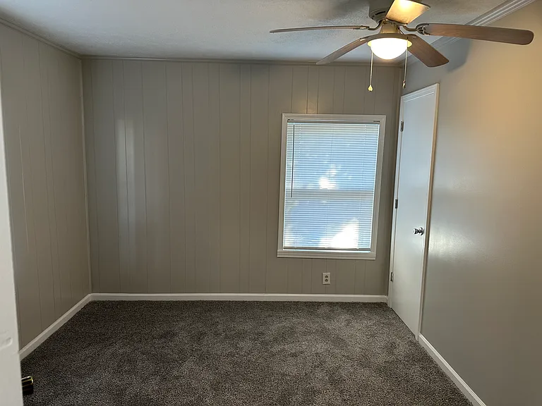 105 Sanford Rd — Photo 4