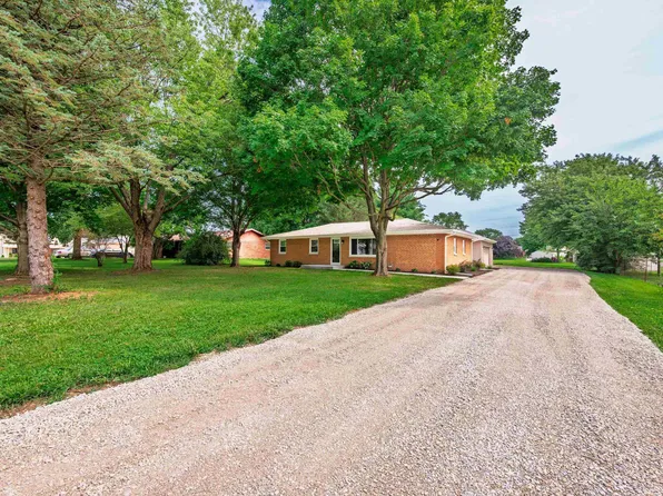 10604 N Mansfield Dr, Muncie, IN 47303