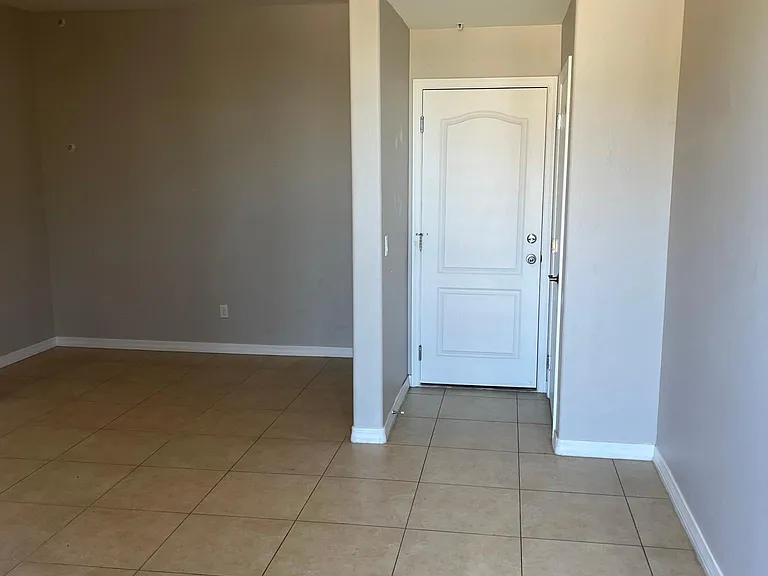 128 W Milada Dr — Photo 9