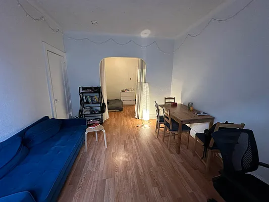 Rented by Premier Metro Realty Corp | media 4