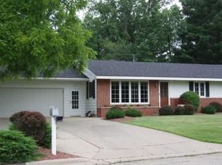 1119 Sunnyfield Ct, Marinette, WI 54143