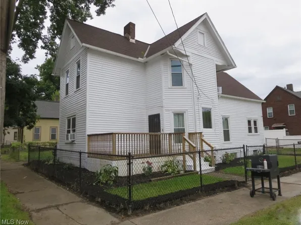 2982 E 67th St, Cleveland, OH 44127