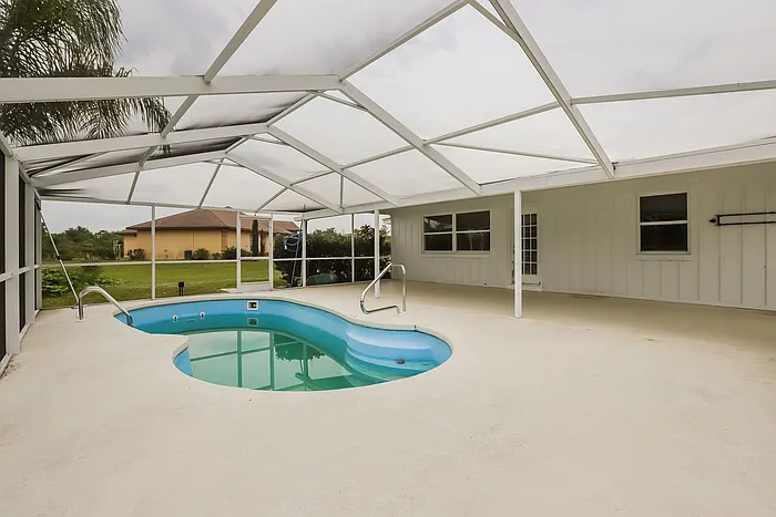 3950 Bougainvillea Dr — Photo 2