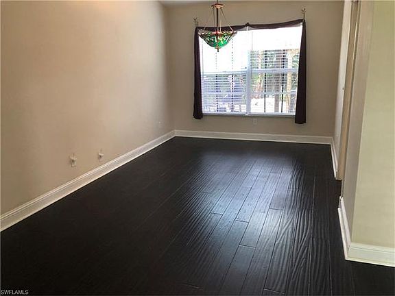 4th image of 9826 Country Oaks Dr