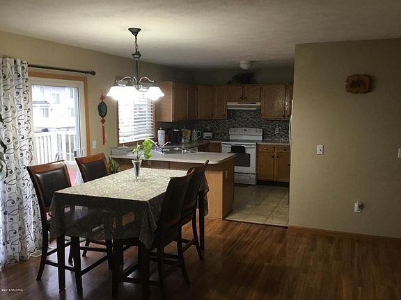 2nd image of 3842 W De Blaay Ct SE