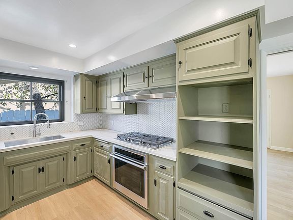 5th image of 5866 Le Sage Ave