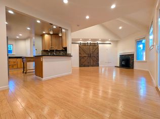 596 Racquet Club Cir, Rohnert Park, CA 94928