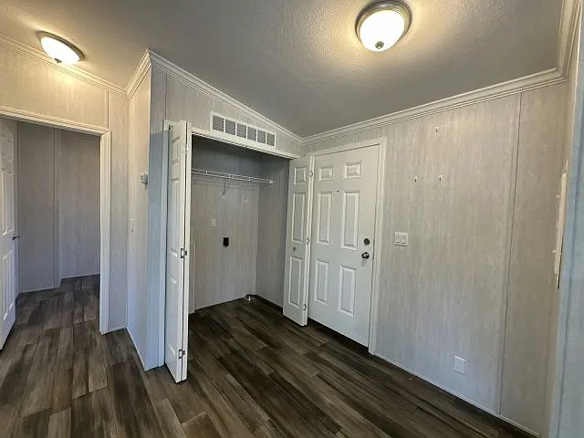 2 bed, 2.0 bath, 720 sqft, $1,800 — Photo 4