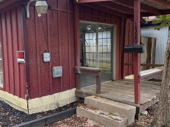 1320 Austin St