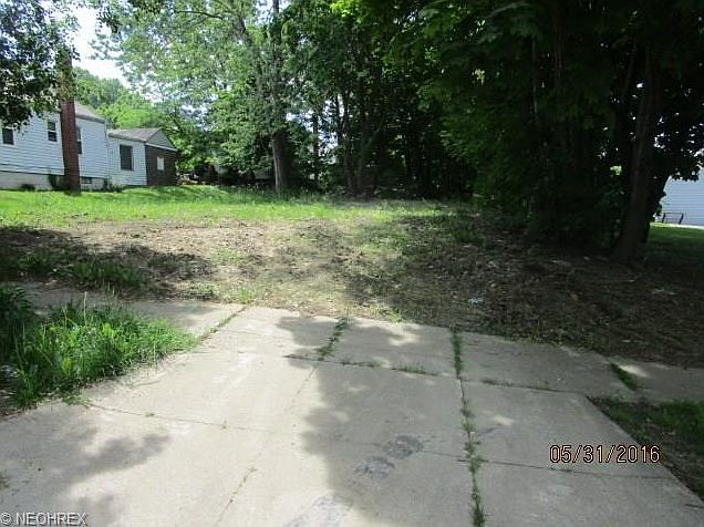 2nd image of 1160 Stoner St