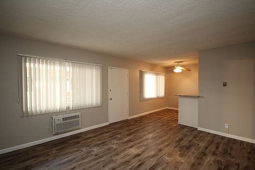 3rd image of 304 Garfield Ave APT C