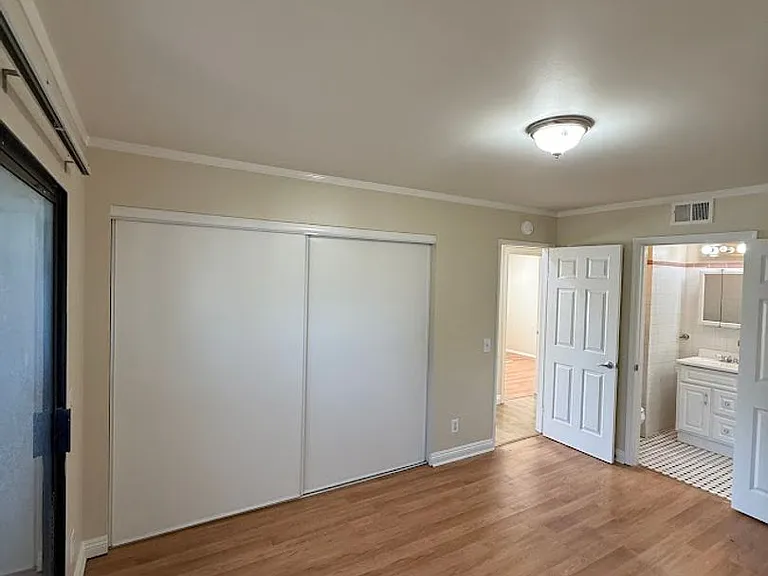 2394 Royal Ave #30 — Photo 21