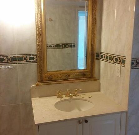 2nd image of 555 NE 15th St #Penthouse J