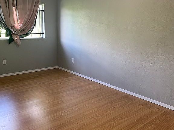 1st bedroom 