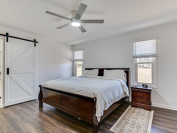 4th image of 3814 Villa Court