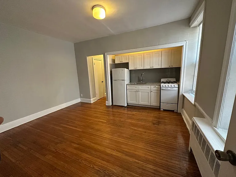 513 S 42nd St #1R — Photo 1