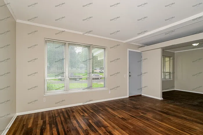 10623 Hallwood Dr — Photo 5