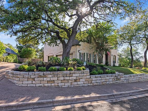 4th image of 8008 High Hollow Dr