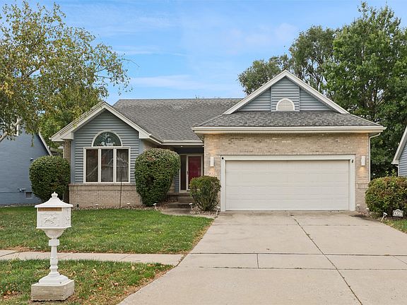 3rd image of 4327 101st St