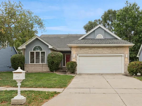 4327 101st St, Urbandale, IA 50322