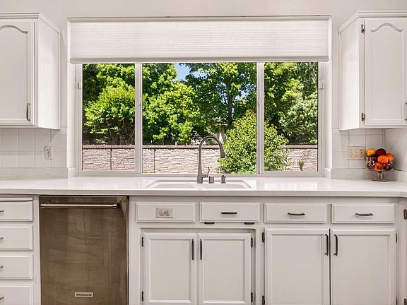 5th image of 409 Mission Santa Fe Cir