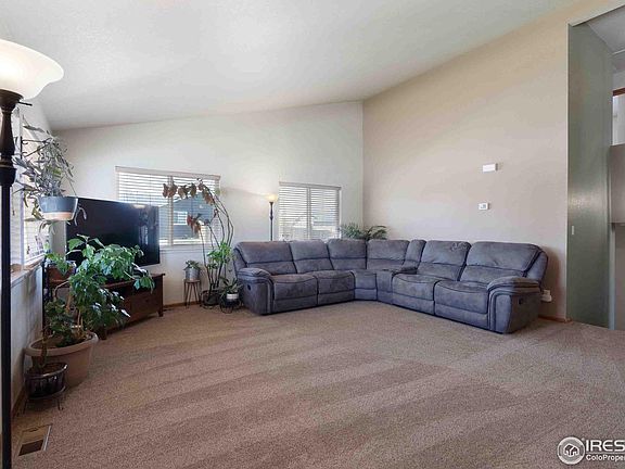 4th image of 203 W Juneberry St