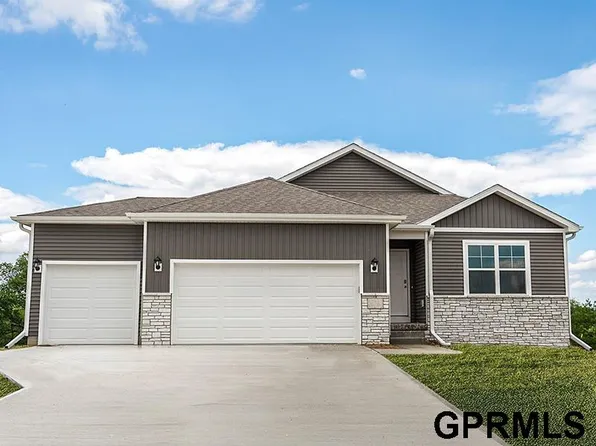 5569 186th Ave, Elkhorn, NE 68022