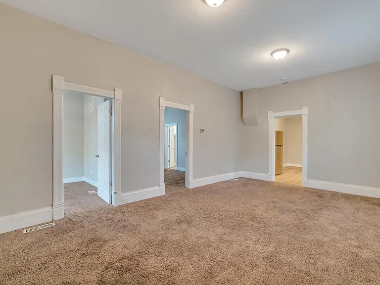 2849 Lincoln Ave — Photo 6