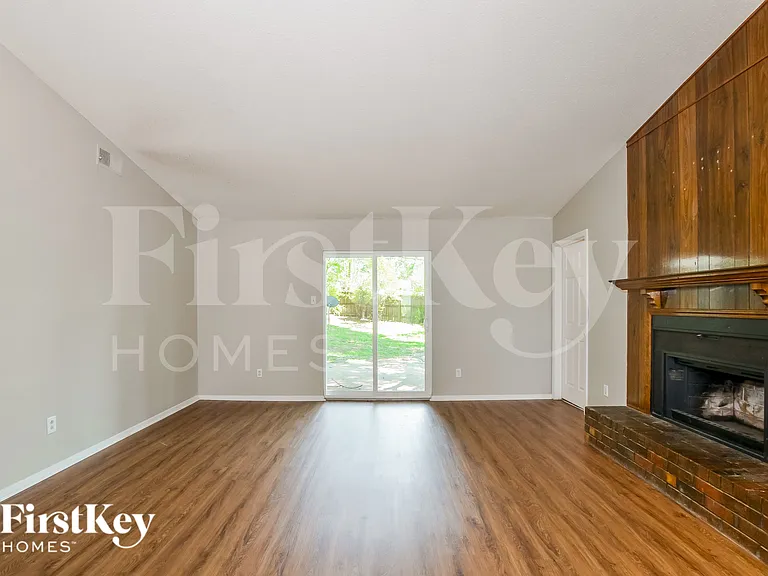5749 Jardin Pl — Photo 6