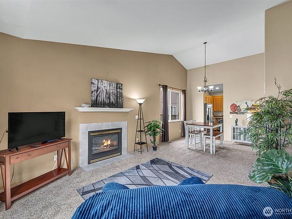 2nd image of 1112 131st Street Ct E