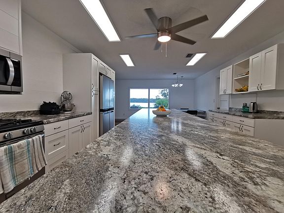 4th image of 5255 Bayou Dr