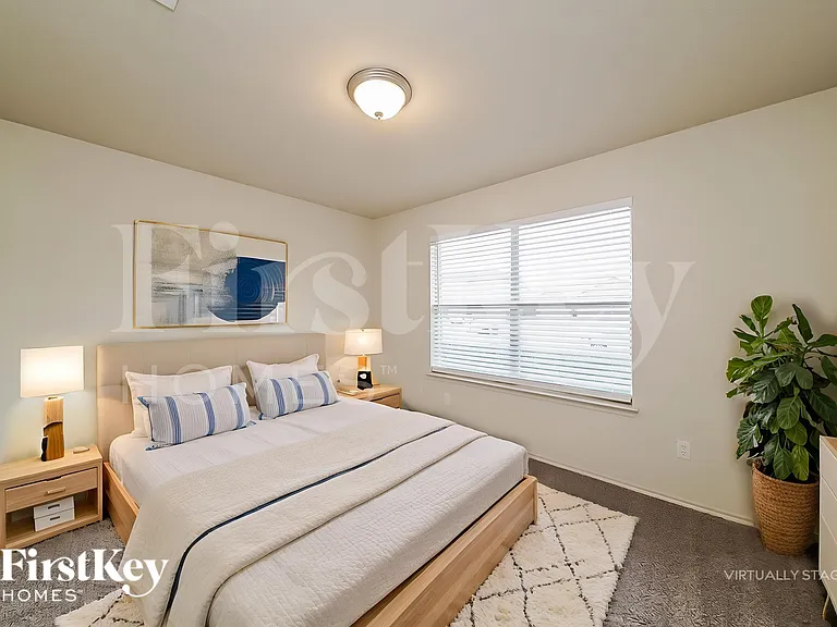 2136 Benning Way — Photo 14