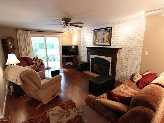 3rd image of 8458 Barton Dr
