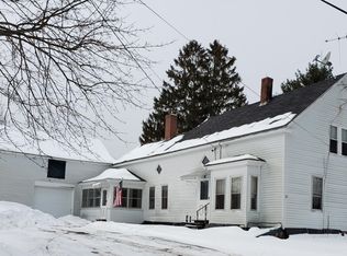 22 Case Rd, Winthrop, ME 04364