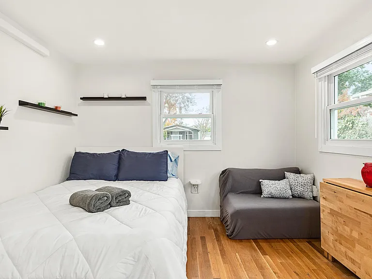 1458 N Newport Ave #1/2 — Photo 6