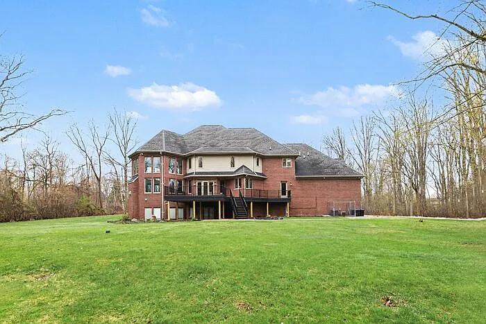6986 Montgomery Dr — Photo 25