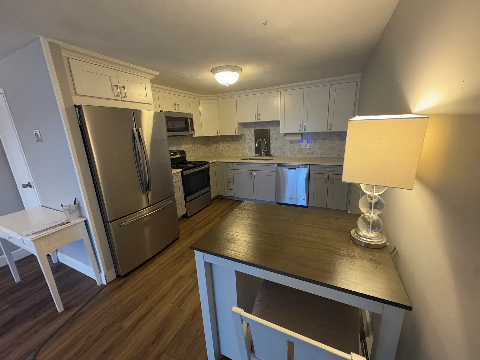 2 bed, 794 sqft, $2,300 — Photo 4