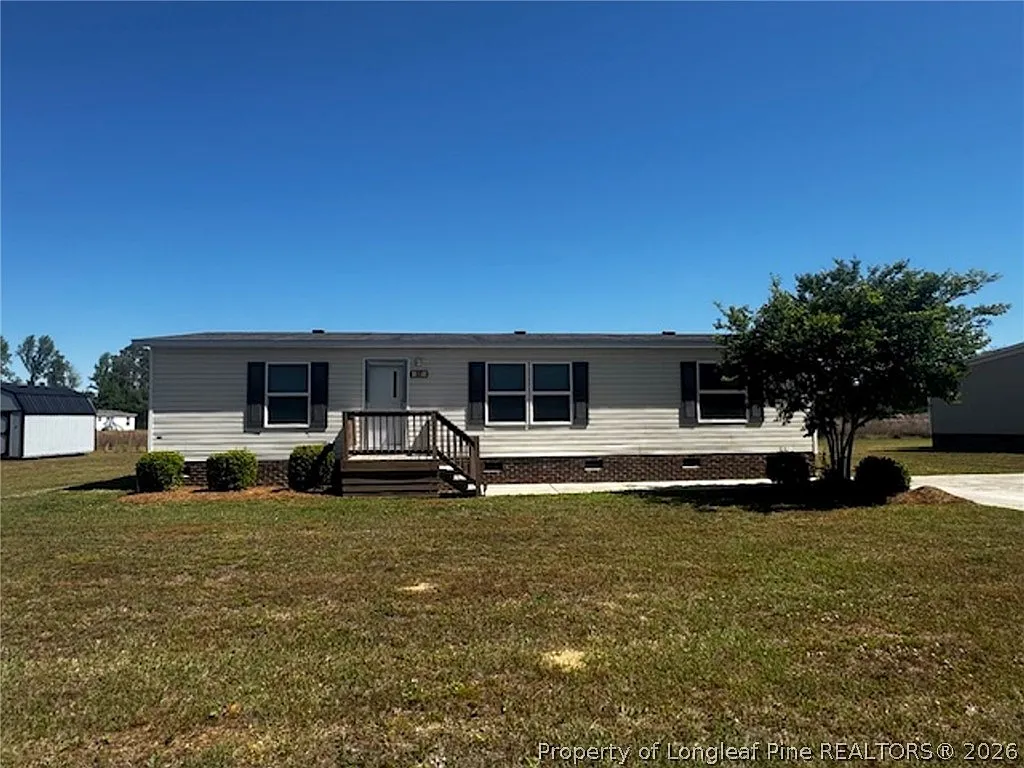 3 bed, 2.0 bath, 1300 sqft, $1,295 — Photo 1
