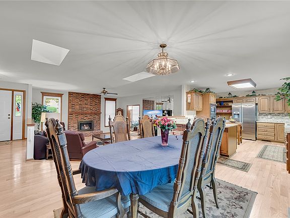 5th image of 103 Colleton Ct