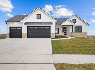 6247 Meyer Rd, Bettendorf, IA 52722